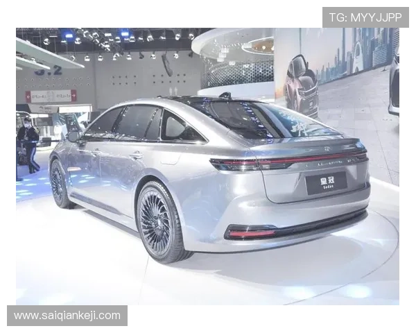 皇冠在现代时尚中的创新设计与潮流趋势分析